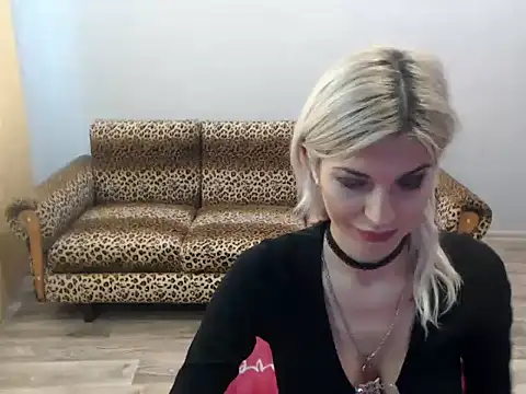 Snapshot of SexyBeatriice chatting on November 2025 07:19:02 AM SexyBeatriice online show from November 2025 07:19:02 AM