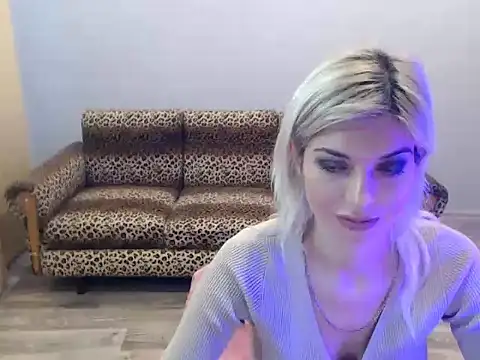 Snapshot of SexyBeatriice chatting on November 2025 07:33:02 AM SexyBeatriice online show from November 2025 07:33:02 AM