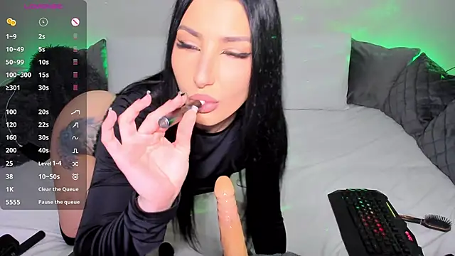 VickyBooXXX online show from November 2025 01:41:02 AM