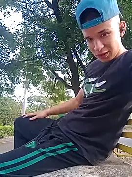 Snapshot of arevalo1124 chatting on September 2025 09:47:02 PM arevalo1124 online show from September 2025 09:47:02 PM