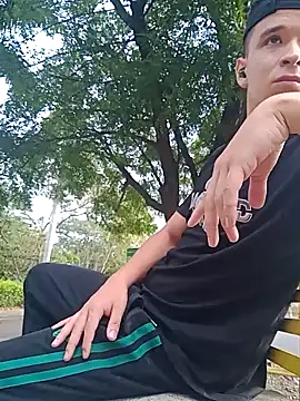 Snapshot of arevalo1124 chatting on September 2025 09:51:01 PM arevalo1124 online show from September 2025 09:51:01 PM