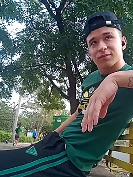 Snapshot of arevalo1124 chatting on September 2025 09:40:02 PM arevalo1124 online show from September 2025 09:40:02 PM