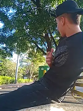 Snapshot of arevalo1124 chatting on September 2025 09:42:01 PM arevalo1124 online show from September 2025 09:42:01 PM