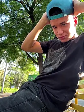 Snapshot of arevalo1124 chatting on October 2025 09:34:02 PM arevalo1124 online show from October 2025 09:34:02 PM