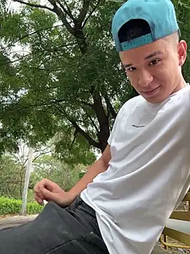 Snapshot of arevalo1124 chatting on October 2025 09:35:02 PM arevalo1124 online show from October 2025 09:35:02 PM