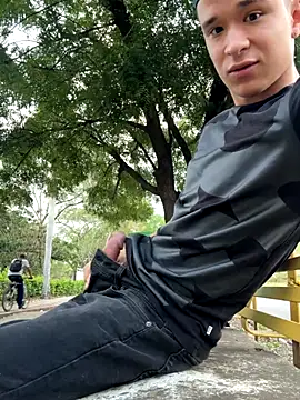 Snapshot of arevalo1124 chatting on October 2025 09:49:02 PM arevalo1124 online show from October 2025 09:49:02 PM