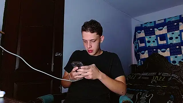 Snapshot of Thomas_May4rs chatting on December 2025 03:39:02 PM Thomas May4rs online show from December 2025 03:39:02 PM