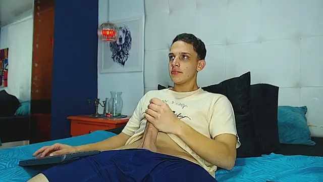 Snapshot of Thomas_May4rs chatting on April 2026 03:45:02 AM Thomas May4rs online show from April 2026 03:45:02 AM