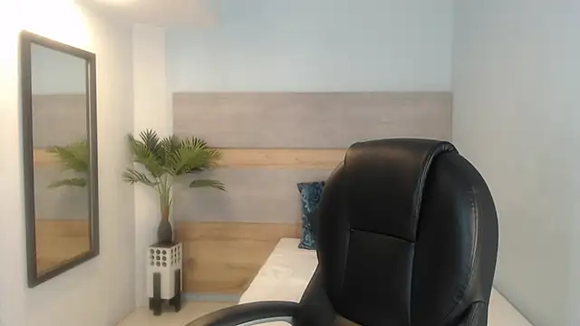 Snapshot of brendathompson_ chatting on September 2025 03:50:02 AM brendathompson online show from September 2025 03:50:02 AM