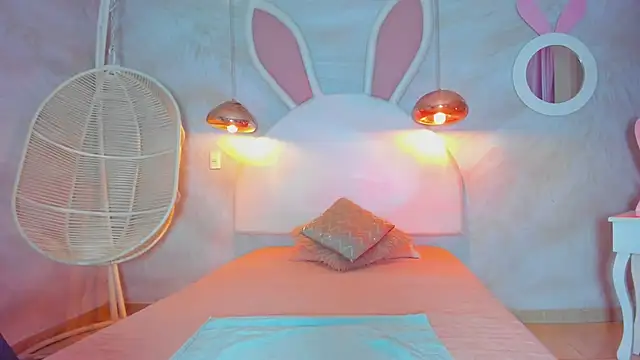 Snapshot of NAUGHTY_ALANA_ chatting on February 2025 03:41:02 PM NAUGHTY ALANA online show from February 2025 03:41:02 PM