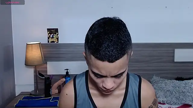 Liiamthompson online show from November 2025 09:31:01 AM