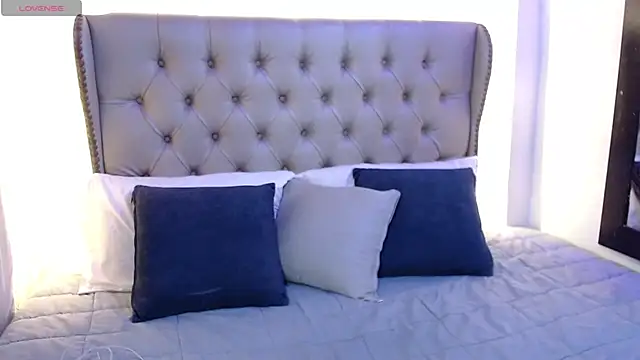 Liiamthompson online show from July 2026 11:12:01 AM