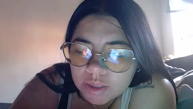 viccky vick online show from April 2026 10:04:01 PM