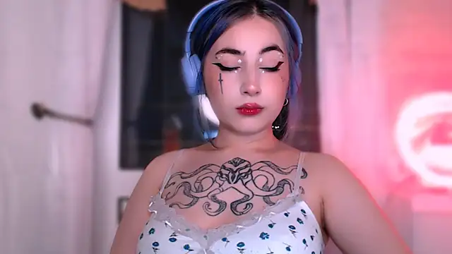 Snapshot of purplewitch chatting on September 2025 11:07:01 PM purplewitch online show from September 2025 11:07:01 PM