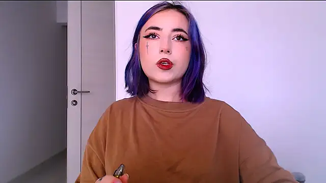 Snapshot of purplewitch chatting on October 2025 06:31:01 AM purplewitch online show from October 2025 06:31:01 AM