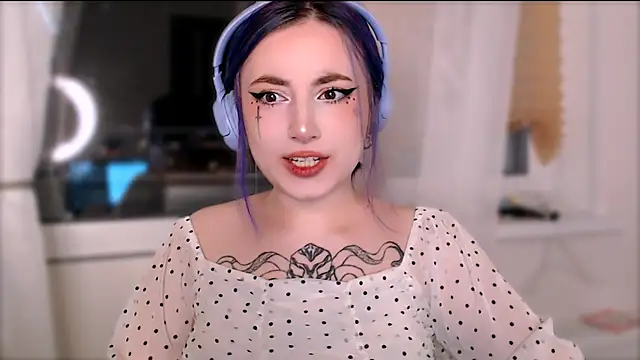 Snapshot of purplewitch chatting on October 2025 02:50:01 PM purplewitch online show from October 2025 02:50:01 PM