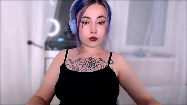 Snapshot of purplewitch chatting on October 2025 10:09:02 PM purplewitch online show from October 2025 10:09:02 PM