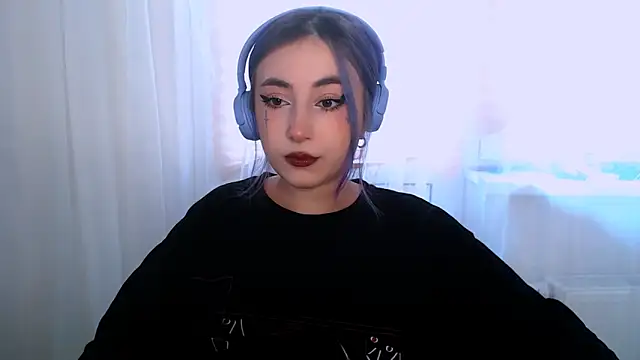 Snapshot of purplewitch chatting on October 2025 07:32:01 AM purplewitch online show from October 2025 07:32:01 AM