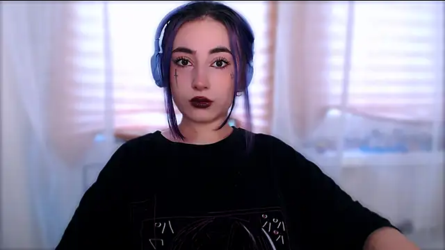 Snapshot of purplewitch chatting on November 2025 07:25:01 AM purplewitch online show from November 2025 07:25:01 AM