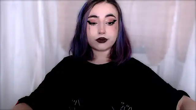 Snapshot of purplewitch chatting on December 2025 12:51:01 AM purplewitch online show from December 2025 12:51:01 AM