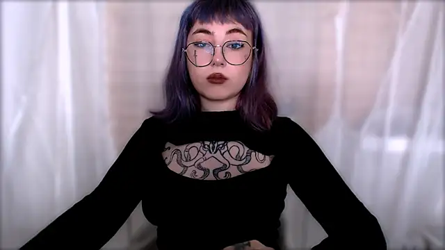 Snapshot of purplewitch chatting on December 2025 08:14:01 PM purplewitch online show from December 2025 08:14:01 PM