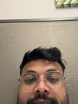 Snapshot of SoloChill chatting on May 2026 01:29:02 PM SoloChill online show from May 2026 01:29:02 PM