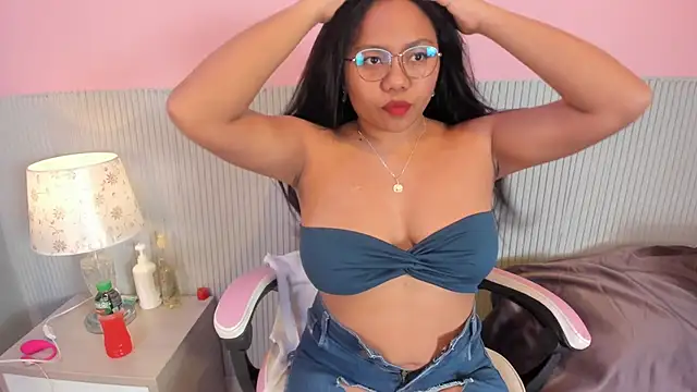 yeikafoxy online show from November 2025 01:41:01 AM