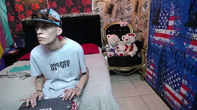 Snapshot of SimonAndJocelyn chatting on February 2025 01:25:02 AM SimonAndJocelyn online show from February 2025 01:25:02 AM