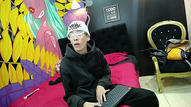 Snapshot of SimonAndJocelyn chatting on March 2025 07:44:02 PM SimonAndJocelyn online show from March 2025 07:44:02 PM