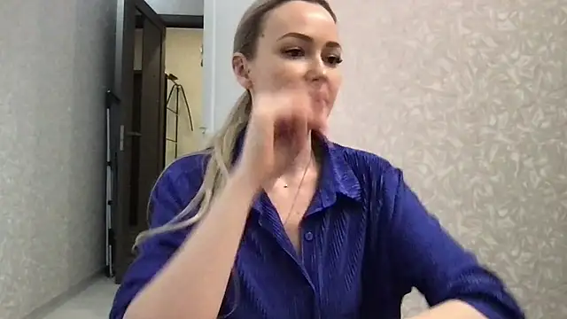 juciepussy  online show from February 2025 03:41:02 PM
