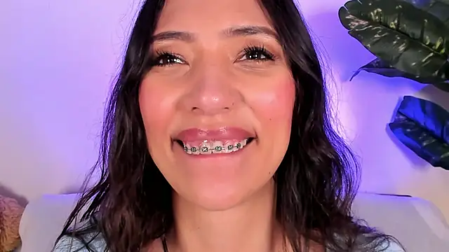 Miss veronicaa2 online show from May 2026 01:16:01 PM