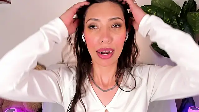 Miss veronicaa2 online show from May 2026 01:28:01 PM