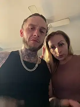 cruz815 online show from April 2026 10:47:01 PM