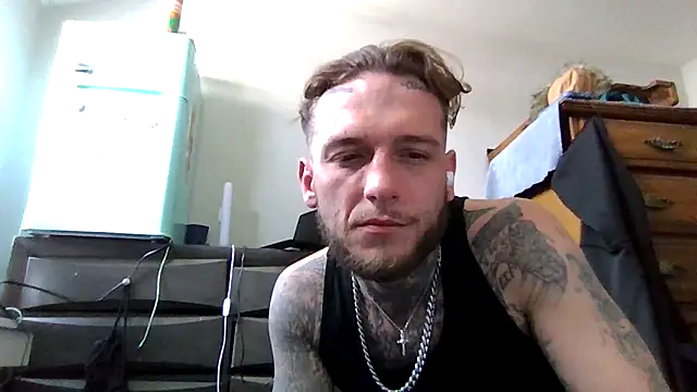 cruz815 online show from April 2026 07:48:01 PM