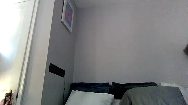 cruz815 online show from June 2026 06:46:02 PM
