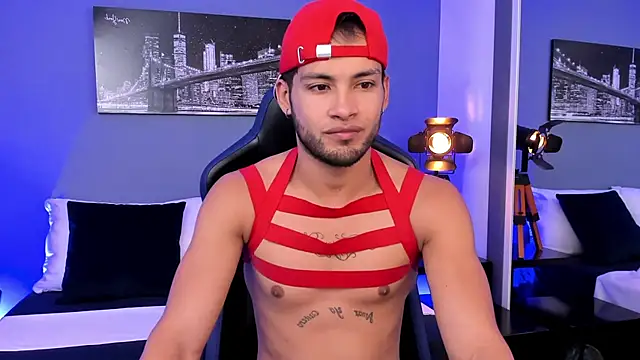 Max Conor1 online show from September 2025 11:43:02 AM