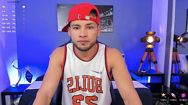 Max Conor1 online show from October 2025 12:15:01 PM