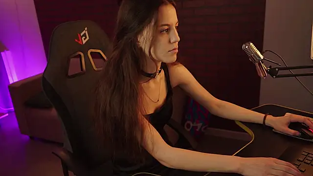 Snapshot of MilaStoyne chatting on March 2025 05:41:02 AM MilaStoyne online show from March 2025 05:41:02 AM