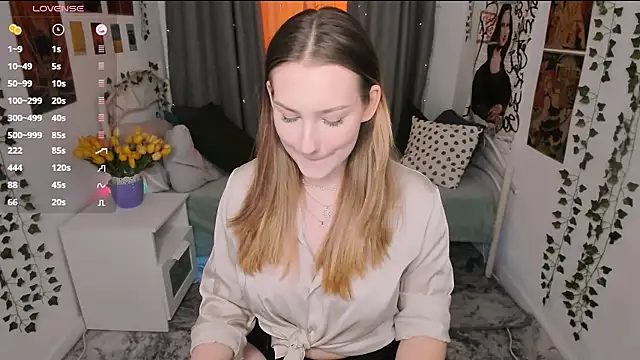 MaryWaddell online show from March 2025 09:32:02 PM