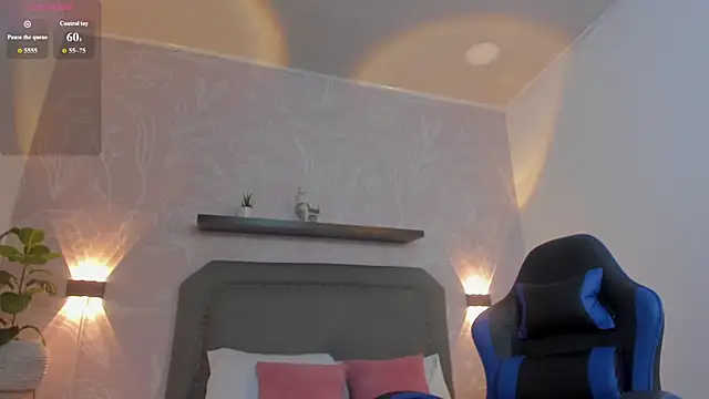 alessia leroy online show from April 2026 07:47:02 PM