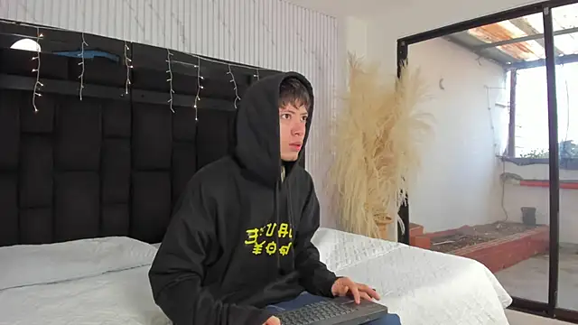 marcuscollins1  online show from February 2026 12:20:01 PM