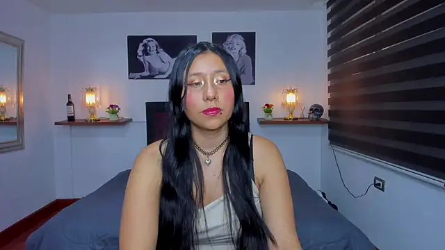 Nohemi louse online show from February 2025 07:42:01 PM