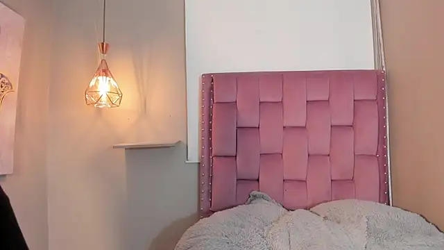 Roxy Stonee online show from March 2026 07:30:01 PM