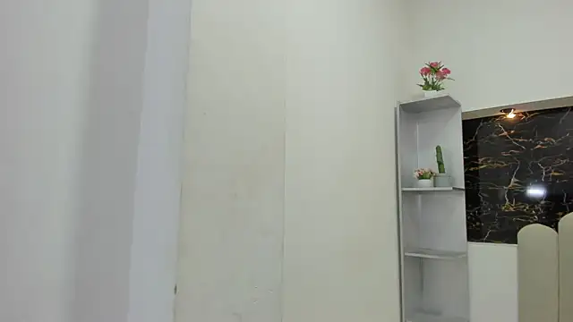 Annyrosee online show from October 2025 01:39:02 AM