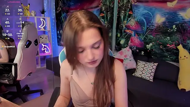 kaisajenner online show from November 2025 06:30:02 PM