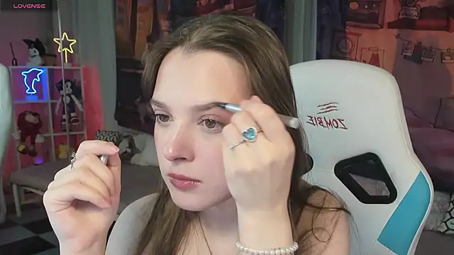 kaisajenner online show from February 2026 07:07:02 AM