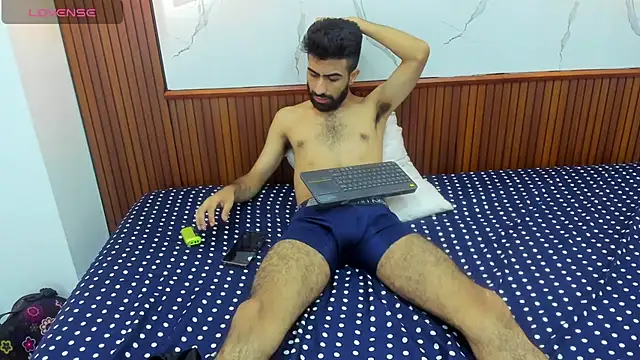Snapshot of Arah_issaa chatting on February 2025 04:44:01 PM Arah issaa online show from February 2025 04:44:01 PM