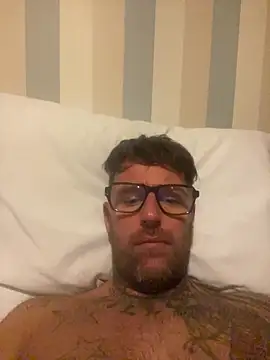 Snapshot of Jamesdeanmcqueen chatting on November 2025 06:31:01 PM Jamesdeanmcqueen online show from November 2025 06:31:01 PM