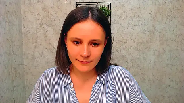 Snapshot of ValeriaHeart_ chatting on February 2025 03:43:02 PM ValeriaHeart online show from February 2025 03:43:02 PM