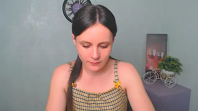 Snapshot of ValeriaHeart_ chatting on February 2025 01:32:01 PM ValeriaHeart online show from February 2025 01:32:01 PM